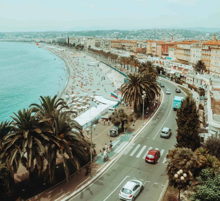 Nice vue sur mer rue voiture bord de mer